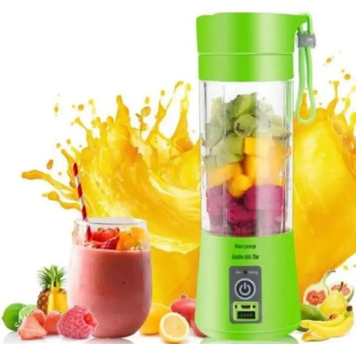 Compact manual fruits juicer