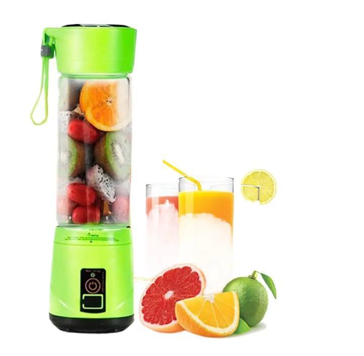 Compact manual fruits juicer
